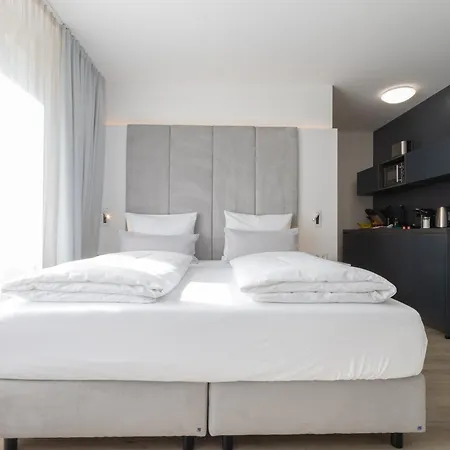 Zzzpace Smart-hotel Aparthotel